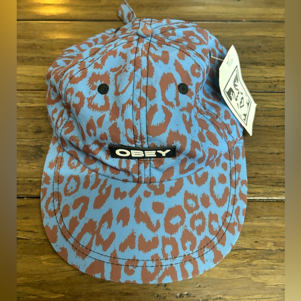 NEW W TAGS Obey hat